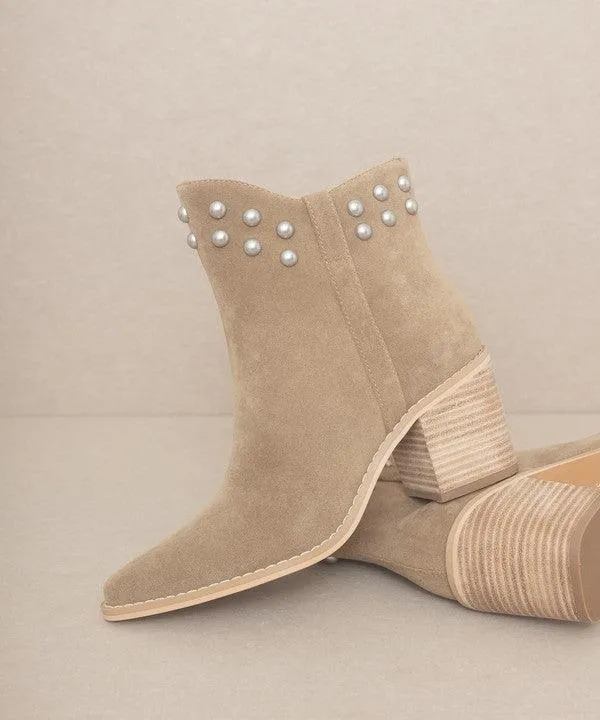 Alofi - Studded Collar Booties