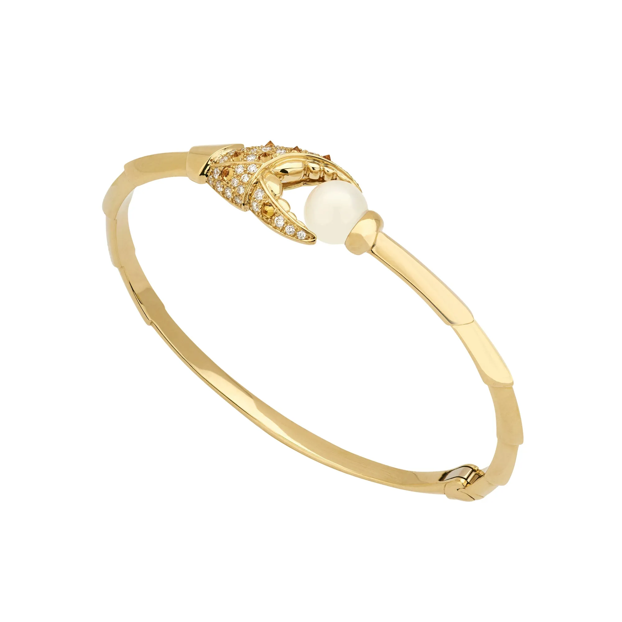 Jewels Verne Crab Pincer Pearl Bangle